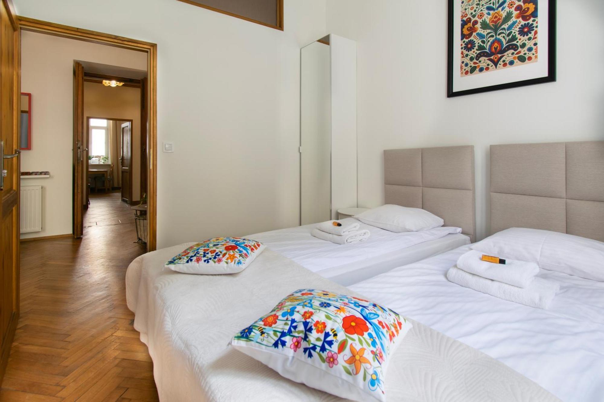 Ground Floor Family Apartment คราคูฟ ภายนอก รูปภาพ