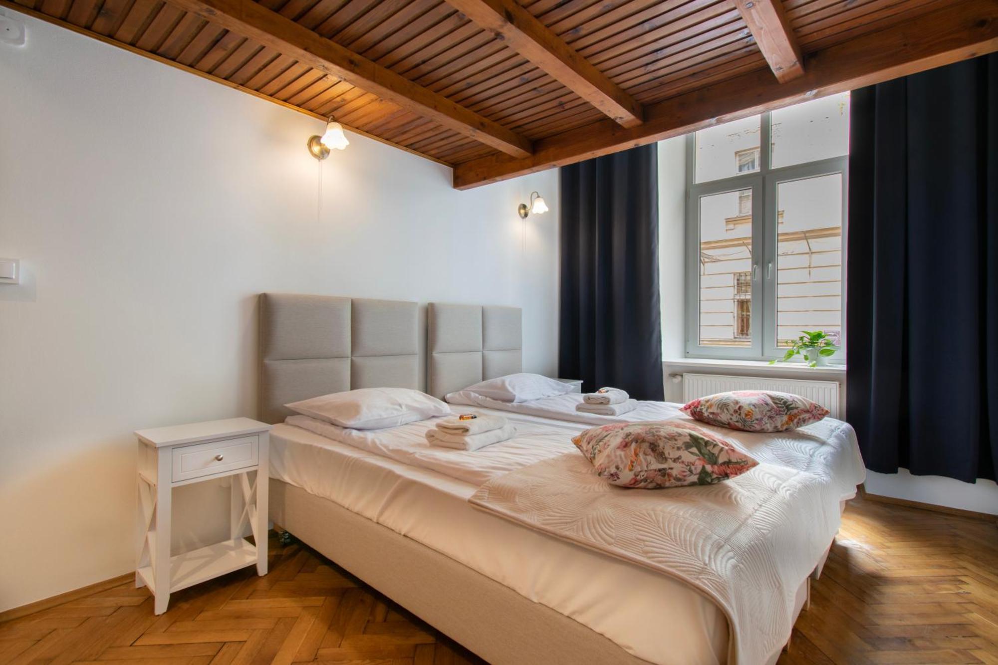 Ground Floor Family Apartment คราคูฟ ภายนอก รูปภาพ