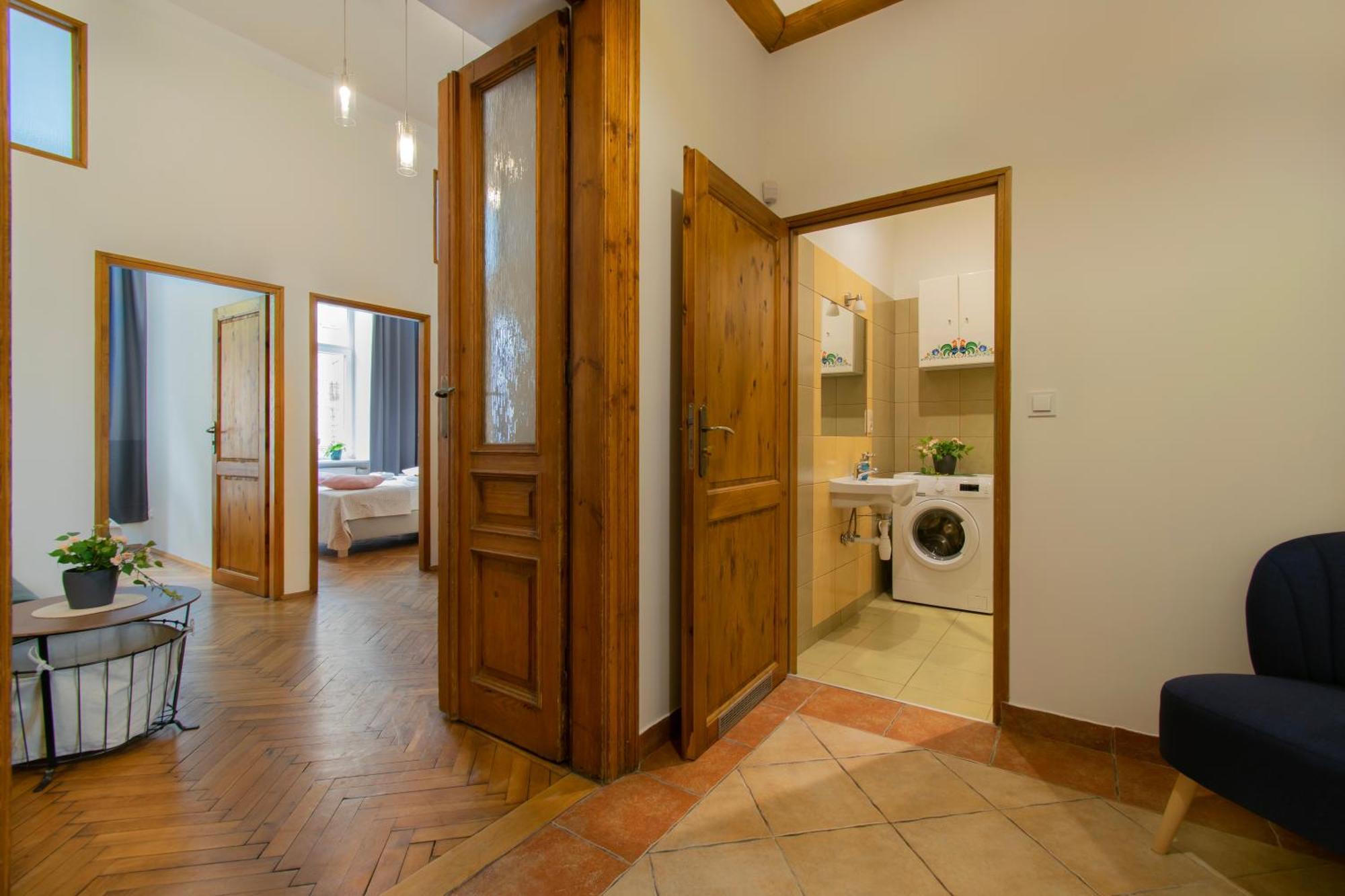 Ground Floor Family Apartment คราคูฟ ภายนอก รูปภาพ