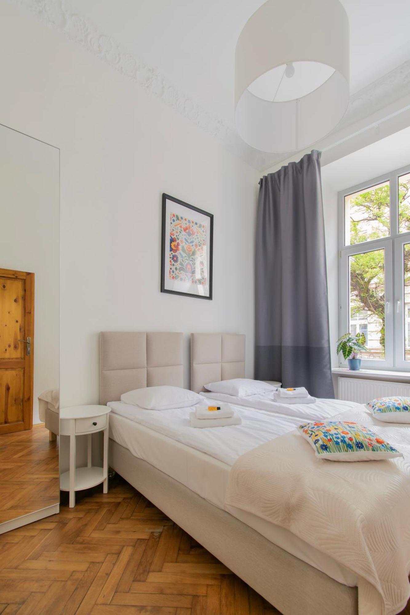 Ground Floor Family Apartment คราคูฟ ภายนอก รูปภาพ