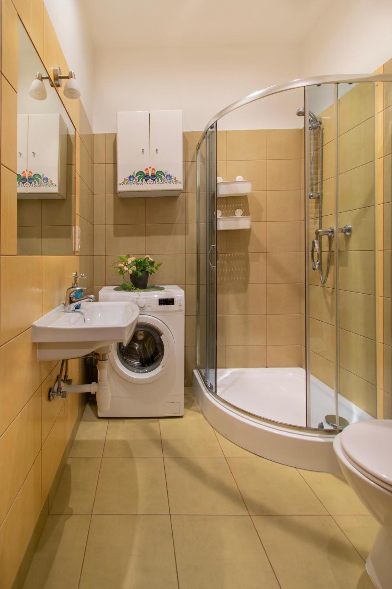 Ground Floor Family Apartment คราคูฟ ภายนอก รูปภาพ